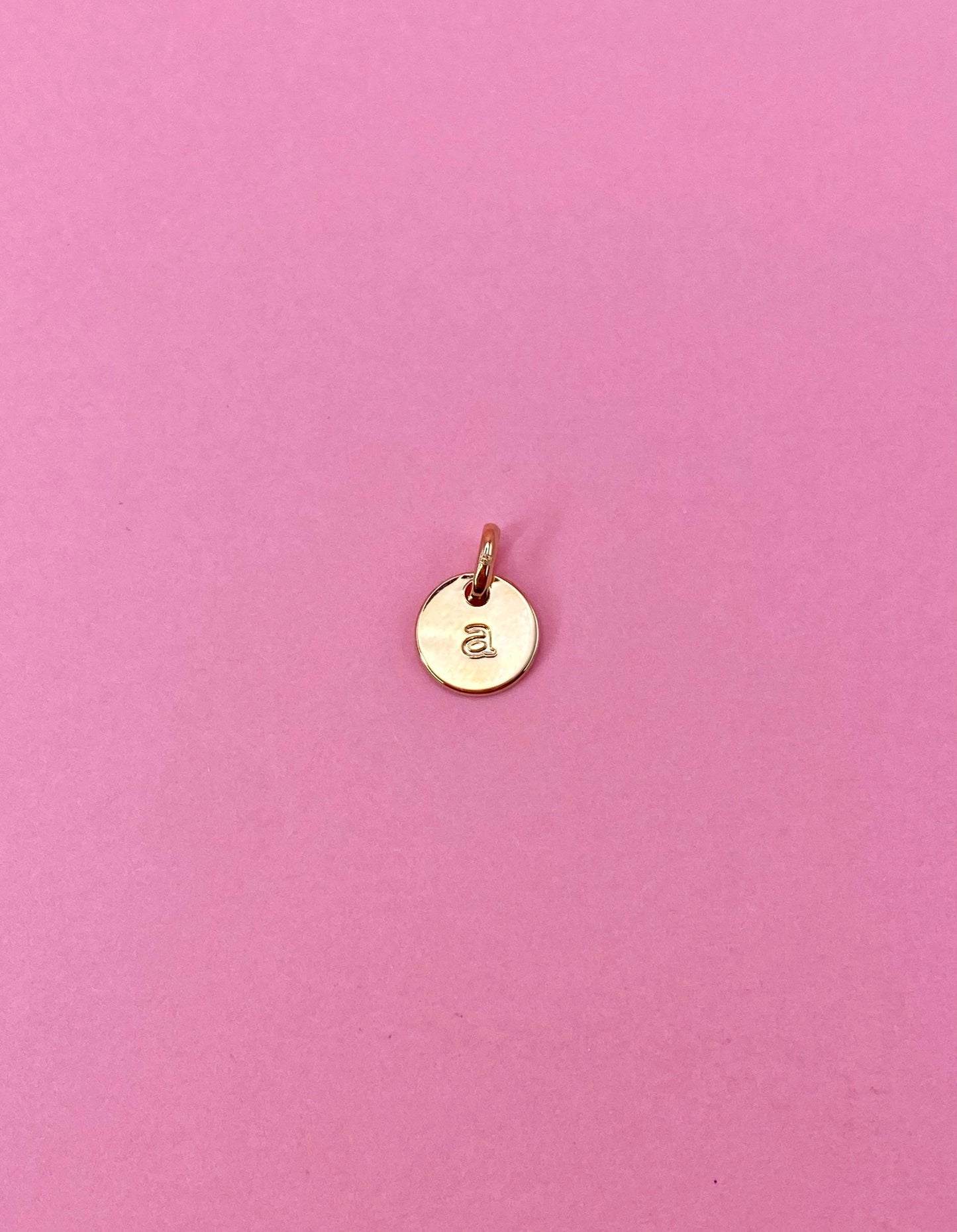 Pendentif lettre ronde